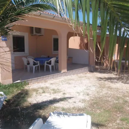 Hébergement de vacances Holiday House With A Parking Space - Lozice, - 18067